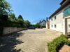 Attraktives Mehrfamilienhaus in idyllischer Lage nahe dem Ammersee - Innenhof mit 10 Außenstellplätzen