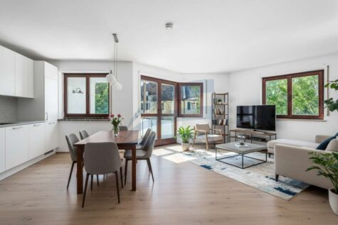 Kapitalanlage (WG) oder Eigenheim: 4-Zi.-Wohnung zur Sanierung, 81245 München, Etagenwohnung